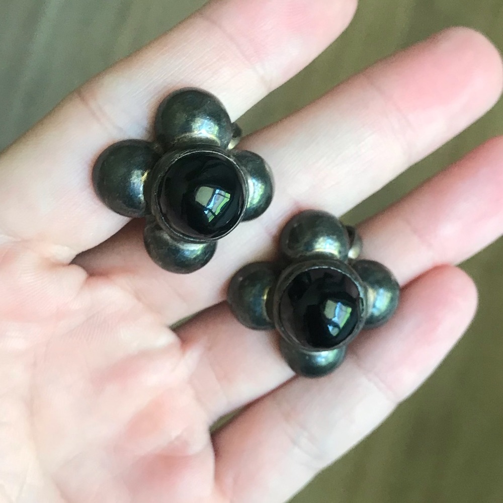 Vintage Floral Petal Black “Pearl” Screw Backs
